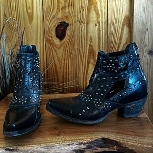 Lane Boots Studs & Straps